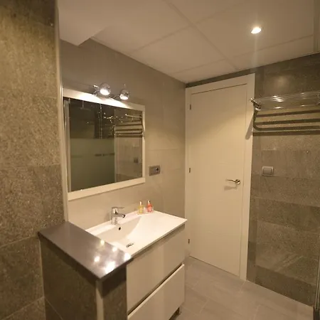 Victoria Apartment *